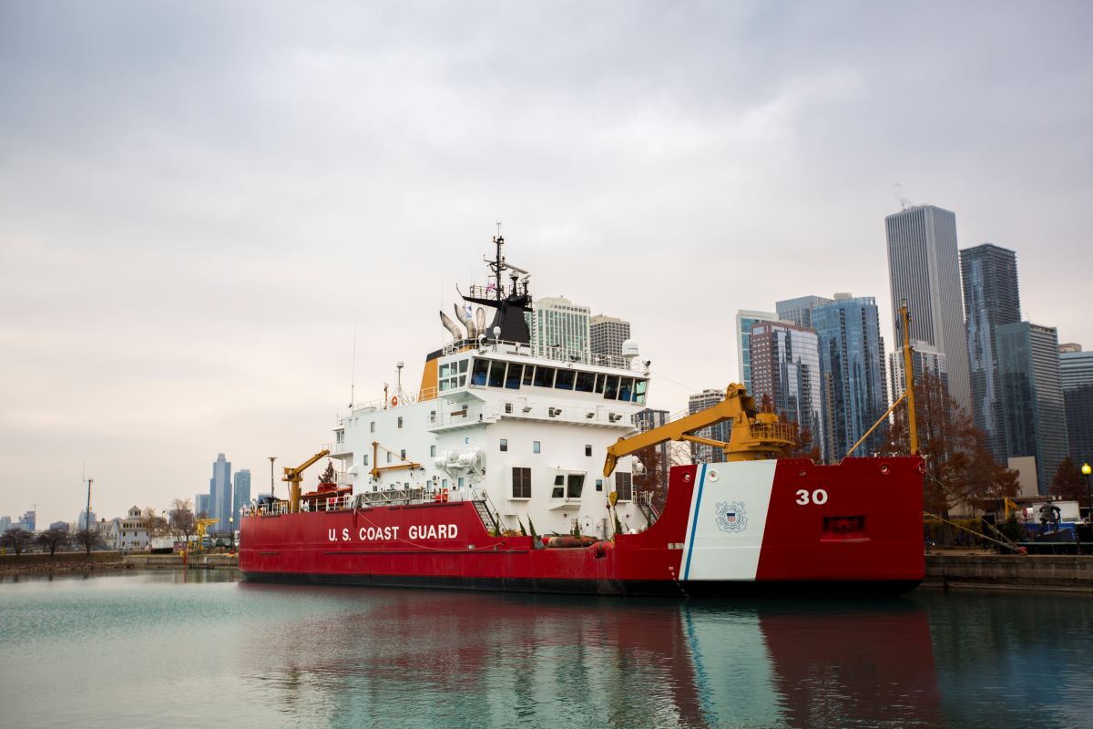 Chicago’s Christmas Tree Ship Tour