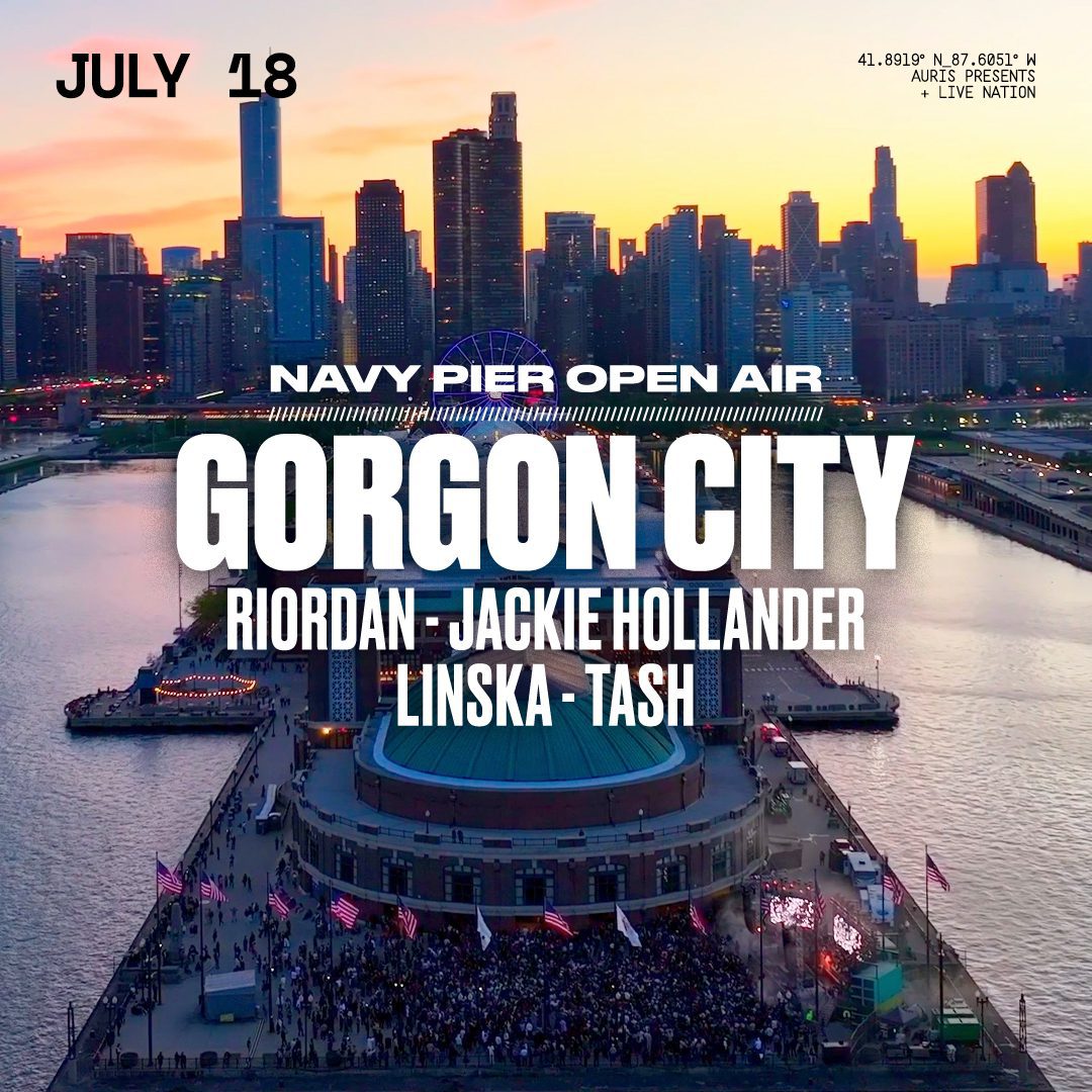 Navy Pier live music performance DJ show waterfront 2